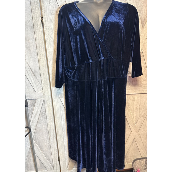 Unique Vintage Dresses & Skirts - Women's Unique Vintage Navy Velvet Long Sleeve Wrap Dress 5X